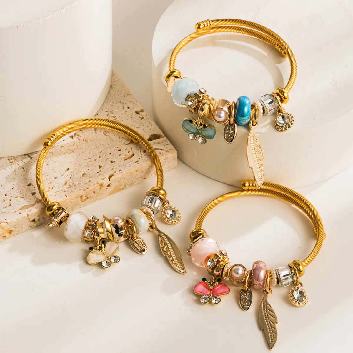 women’s oval bangles-1 Piece Fashion Leaf Butterfly Alloy Inlay Artificial Pearls Rhinestones Glass Gold Plated Women's Bangle