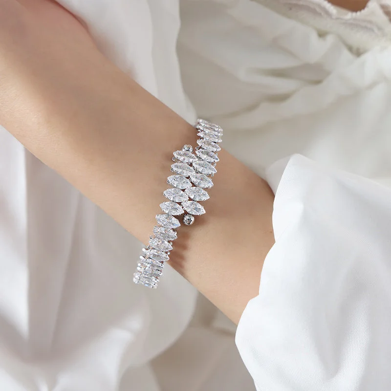 Z233-White Zircon Steel Bracelet