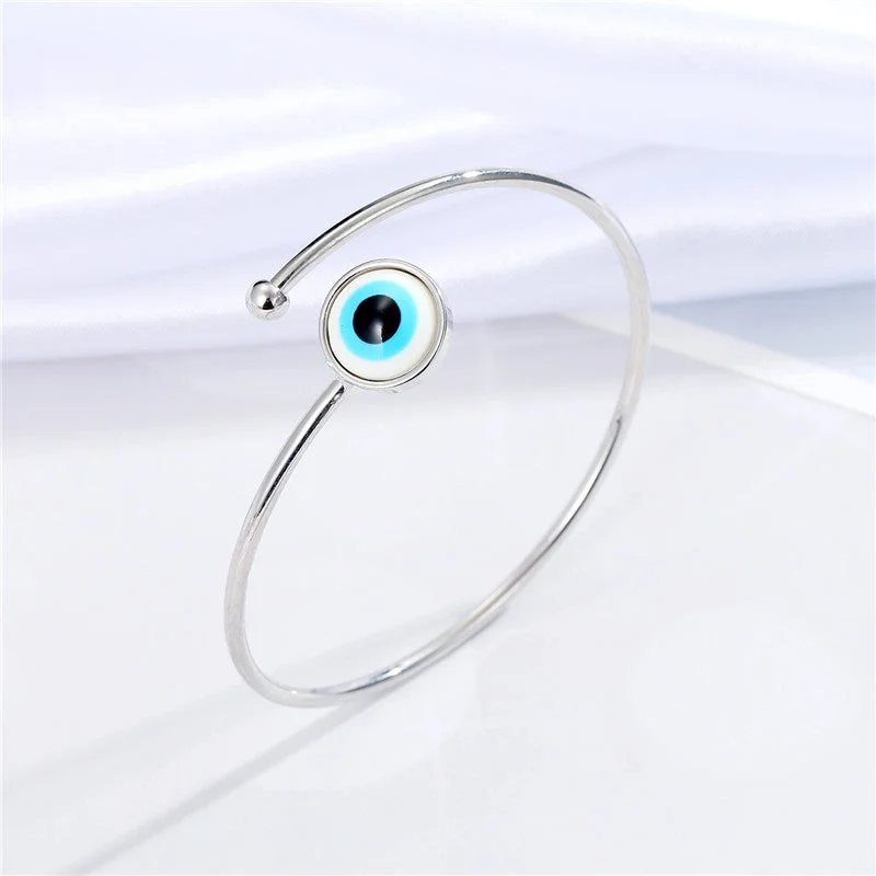 White-Eyed Silver Bracelet