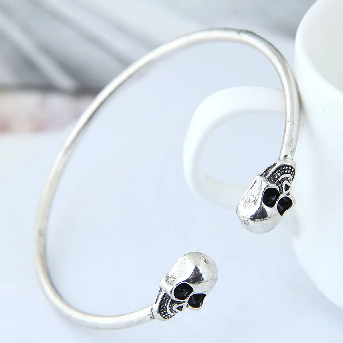 women’s oval-shaped bracelets-European And American Fashion Metal Simple Skull Personality Open Bracelet