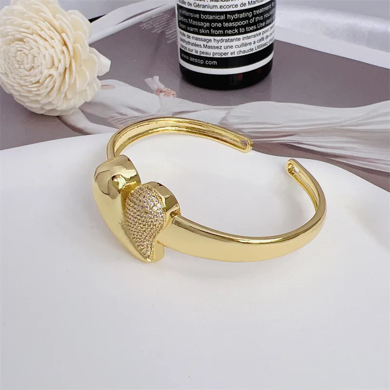 women’s stacked bangles-Copper 18K Gold Plated Plating Inlay Heart Shape Zircon Bangle