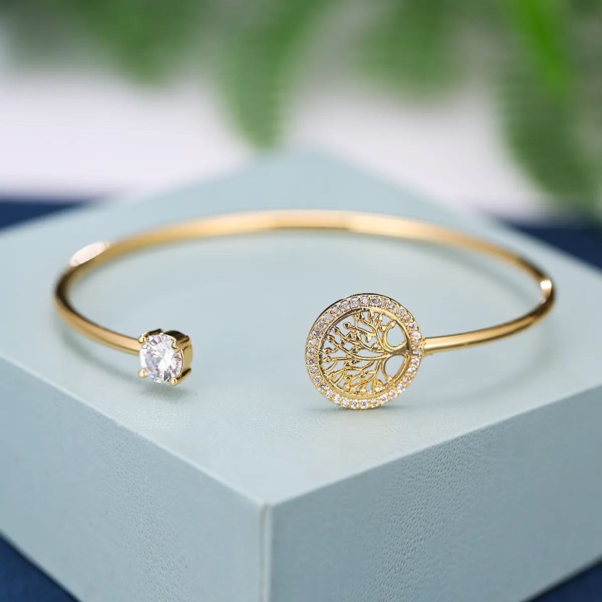 women’s luxury charm bracelets-Elegant Lady Classic Style Round Alloy Iron Inlay Rhinestones Rose Gold Plated Gold Plated Silver Plated Women's Bangle