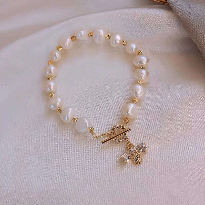 29# Bee Pearl T-Shaped Buckle Bracelet