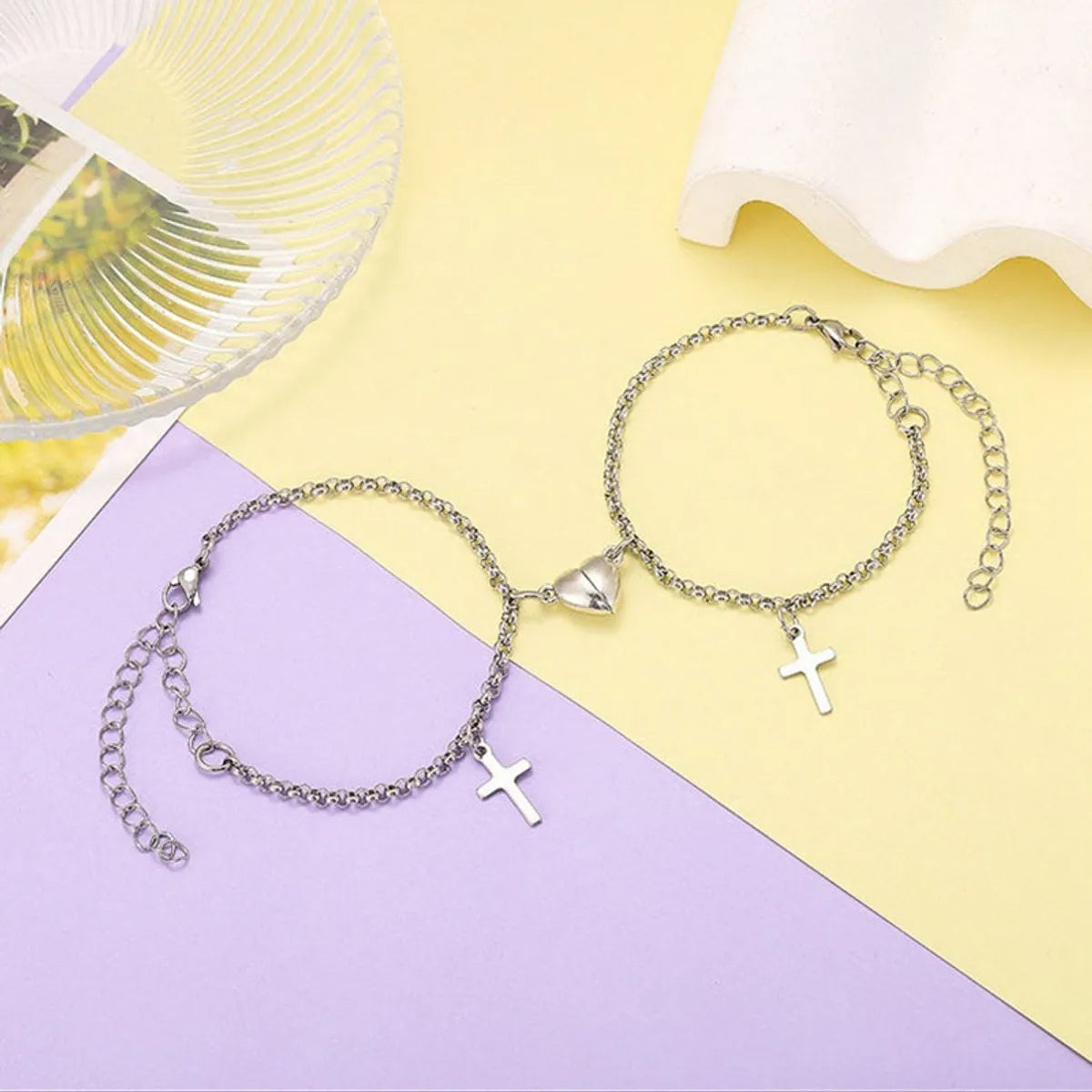 women’s classic bracelets-New Cross Heart-shaped Pendant Simple Heart-shaped Magnet Attracts Alloy Bracelets