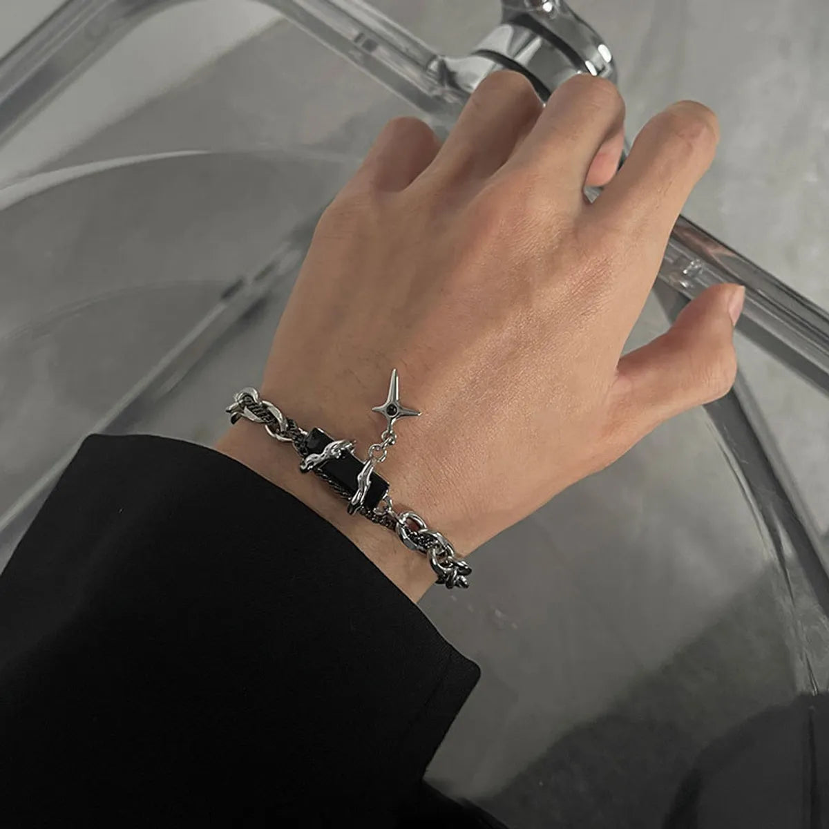 S041-a (Black Diamond Winding Bracelet)